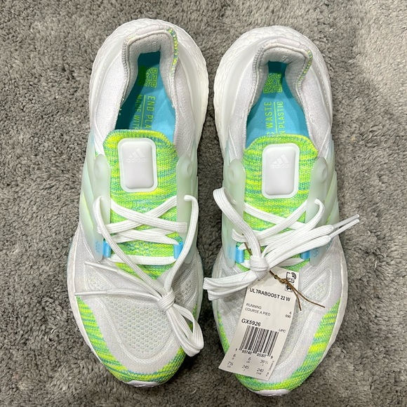 Adidas Ultraboost 22 Sneakers. Brand new with tags. - Picture 12 of 12